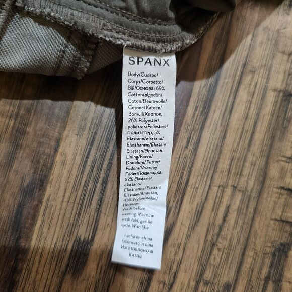 SPANX Leggings Women's Medium Jean-ish Ankle Denim Gray Back Pockets Stretch - Picture 4 of 7